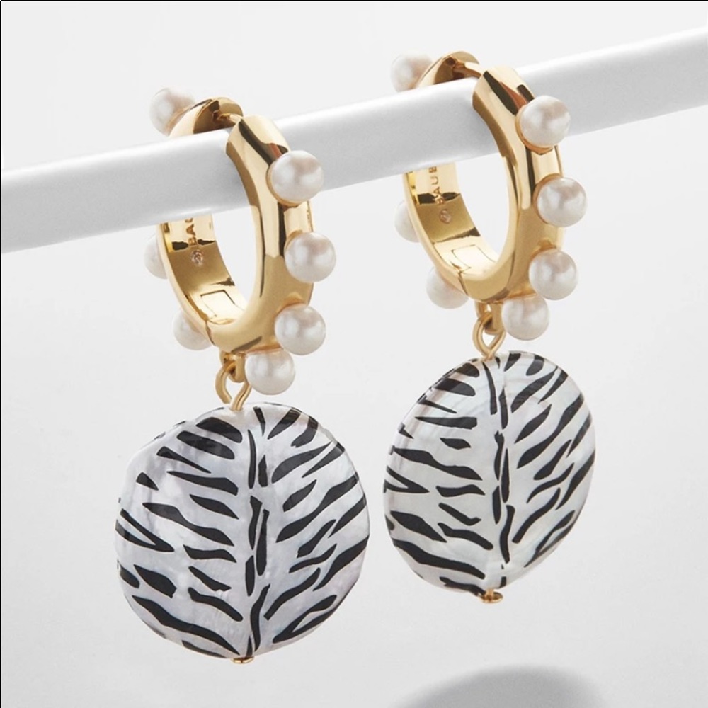 Zebra Huggie Earrings - Picture 3 of 5